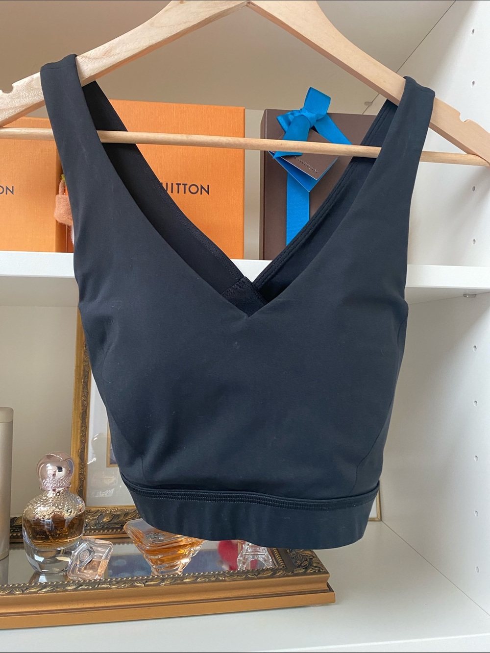 lululemon - Black V-Neck Sports Bra with cross-over in back. Like NEW. size 10.